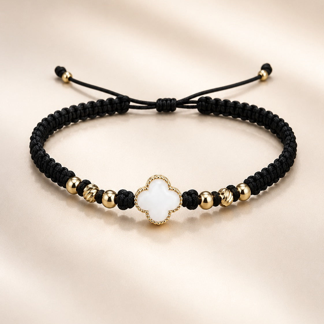 Manilla Hilo Negro Trébol Blanco